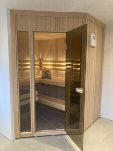sauna met vensters smal_hemlock